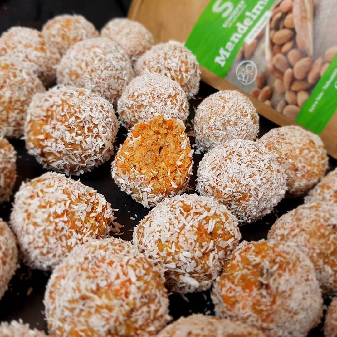 No Bake Carrot Cake Balls 🥕🍡