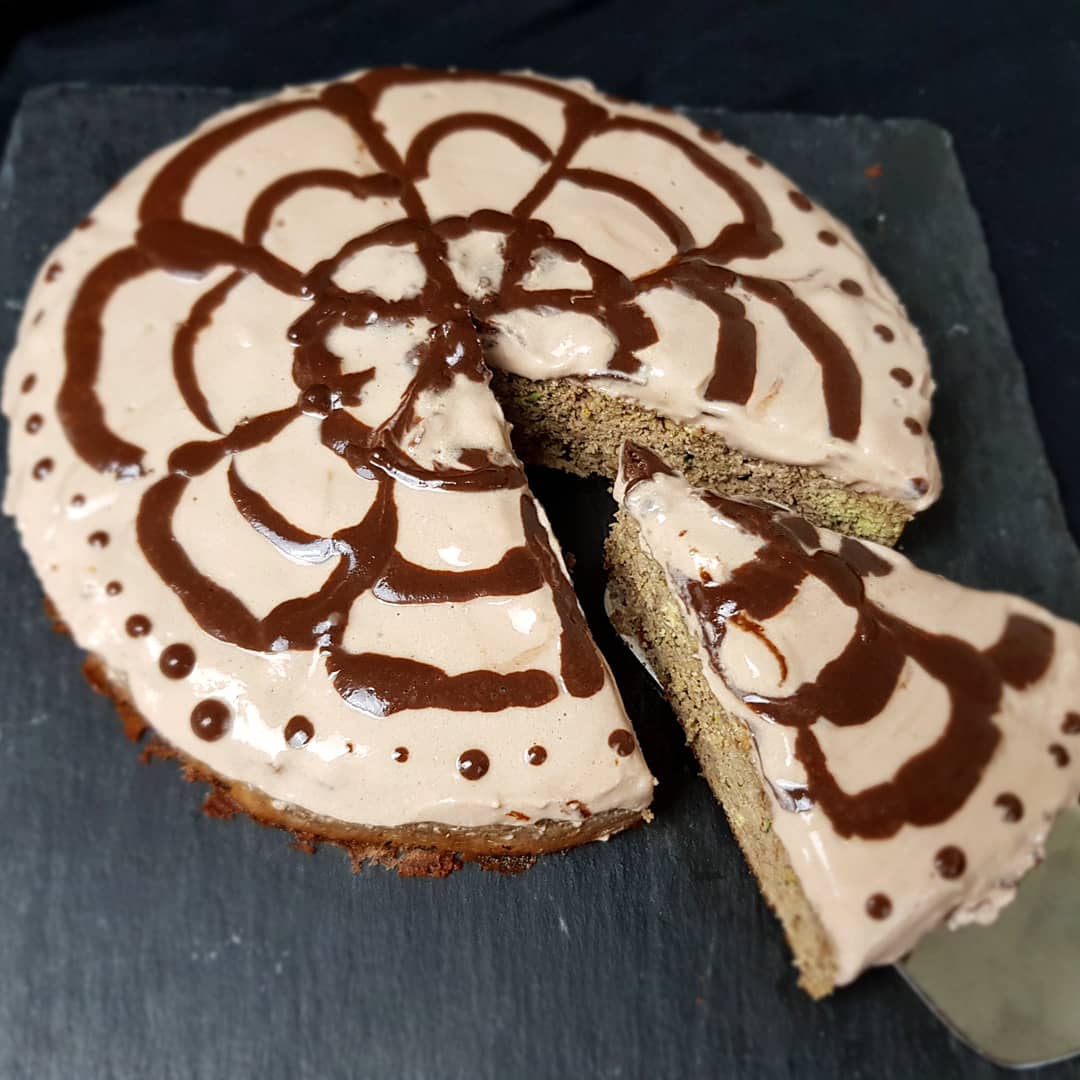 Zucchini Kuchen mit Schoko Swirl Topping 🥒🥧🍫